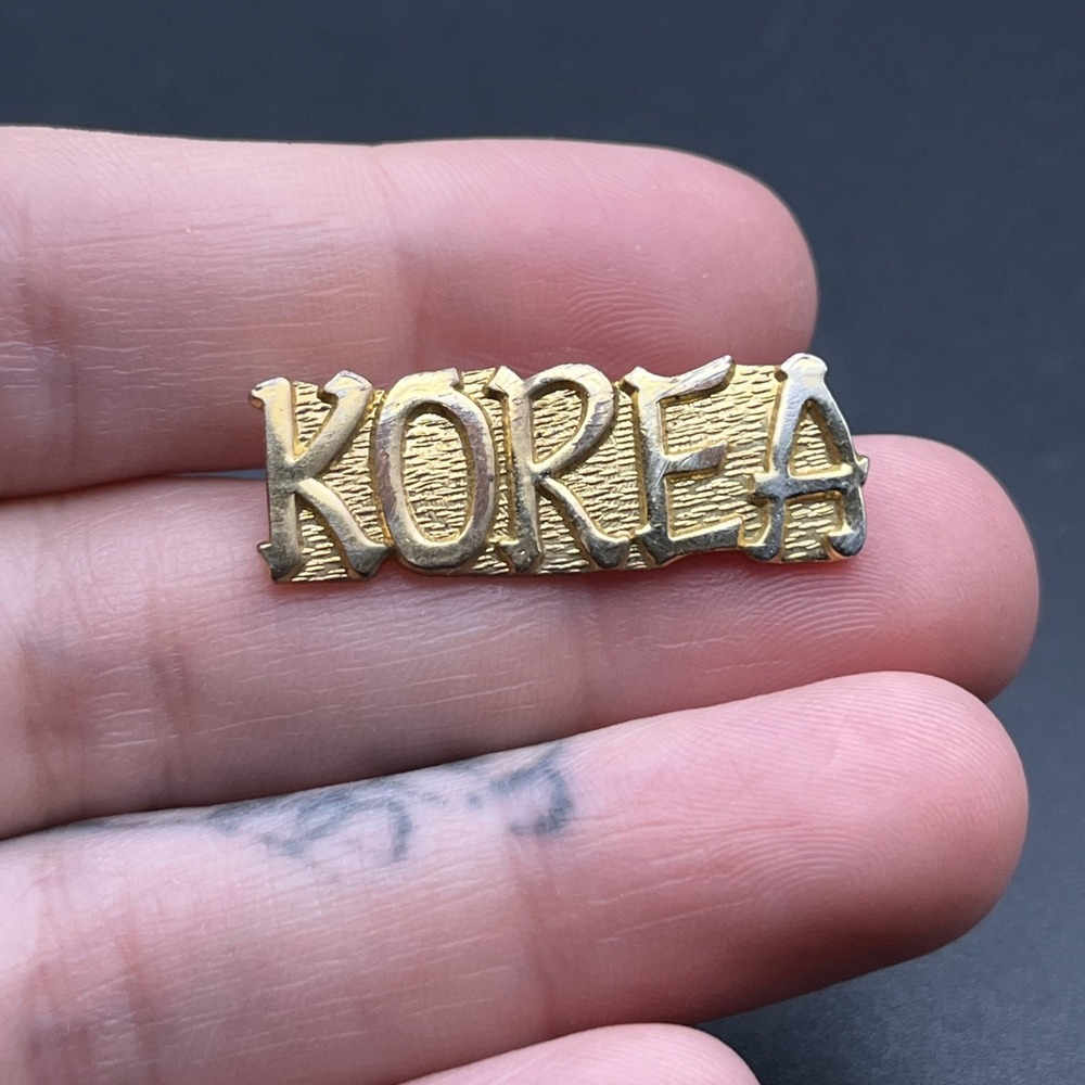 South Korea Gold Tone Souvenir Lapel Hat Pin